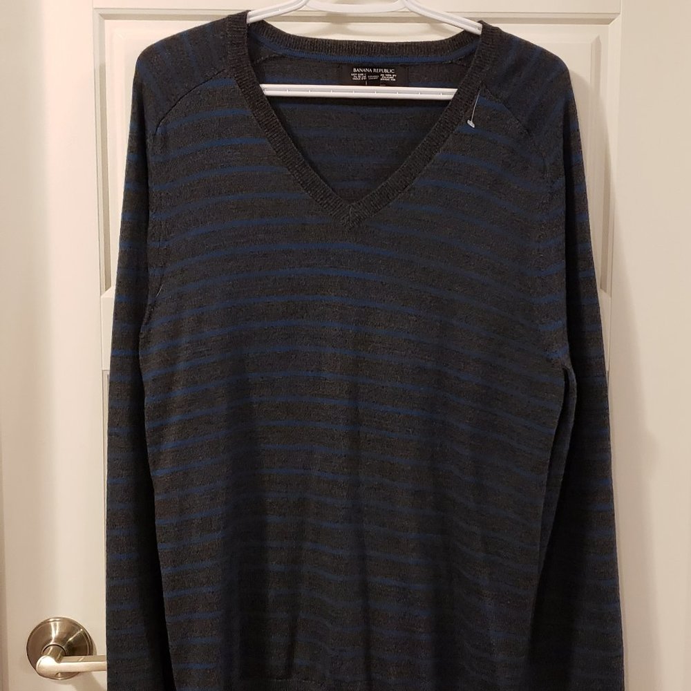 Banana Republic Men's Extra Fine Italian Wool Grey Blue Striped V-Neck Sweater-L